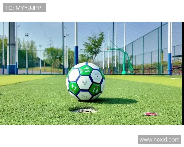 十八号球星热爱足球的背后故事与赛场风采揭秘 十八号球星热爱足球的背后故事与赛场风采揭秘