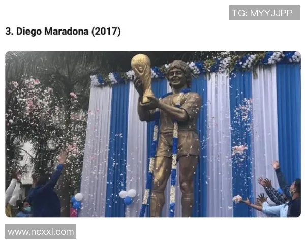 全球足球球星雕像分布地点一览与背后故事解析 全球足球球星雕像分布地点一览与背后故事解析