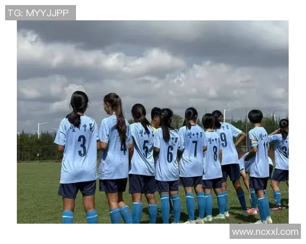 榆林首位女足球星崭露头角,闪耀赛场成就耀眼传奇 榆林首位女足球星崭露头角,闪耀赛场成就耀眼传奇