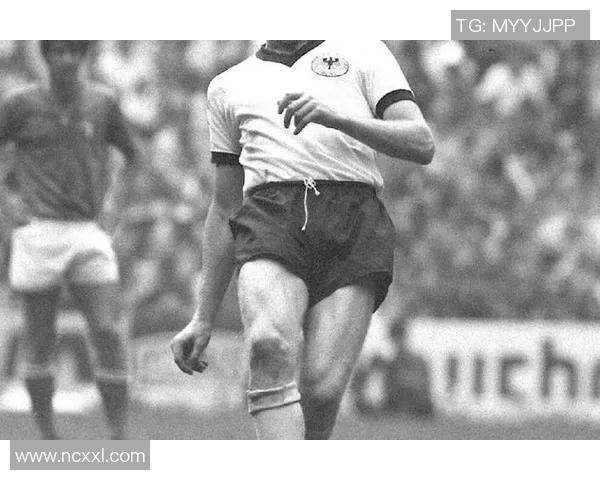 传奇足球之路：从青涩少年到全球巨星的奋斗与荣耀